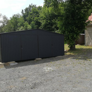 Farebné plechové garáže
